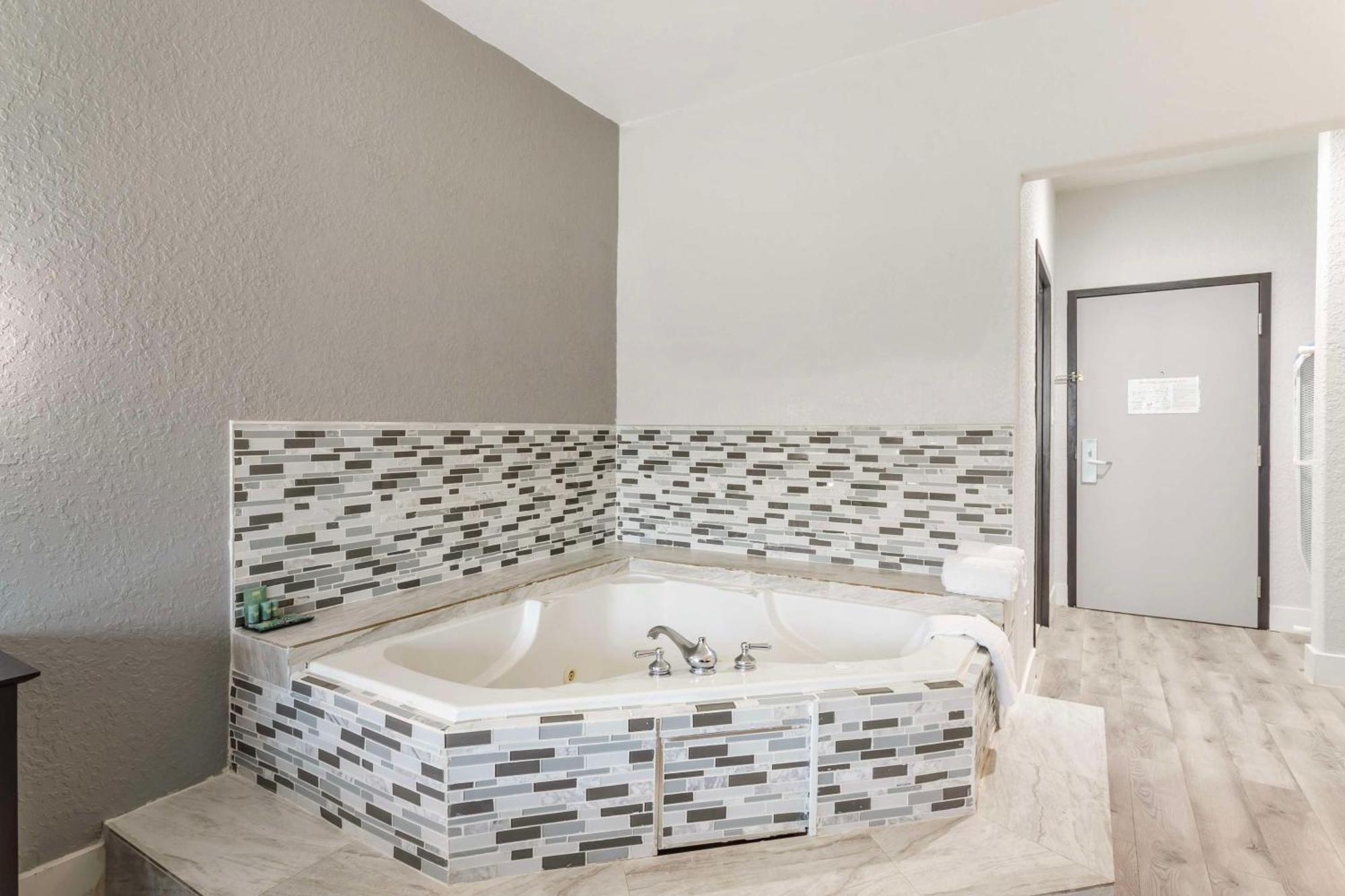 Surestay Plus By Best Western Texas City I-45 Εξωτερικό φωτογραφία